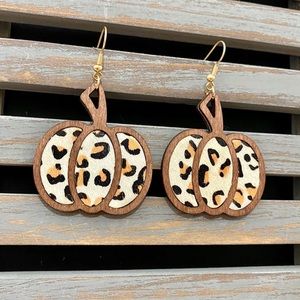 Holiday pumpkin earrings